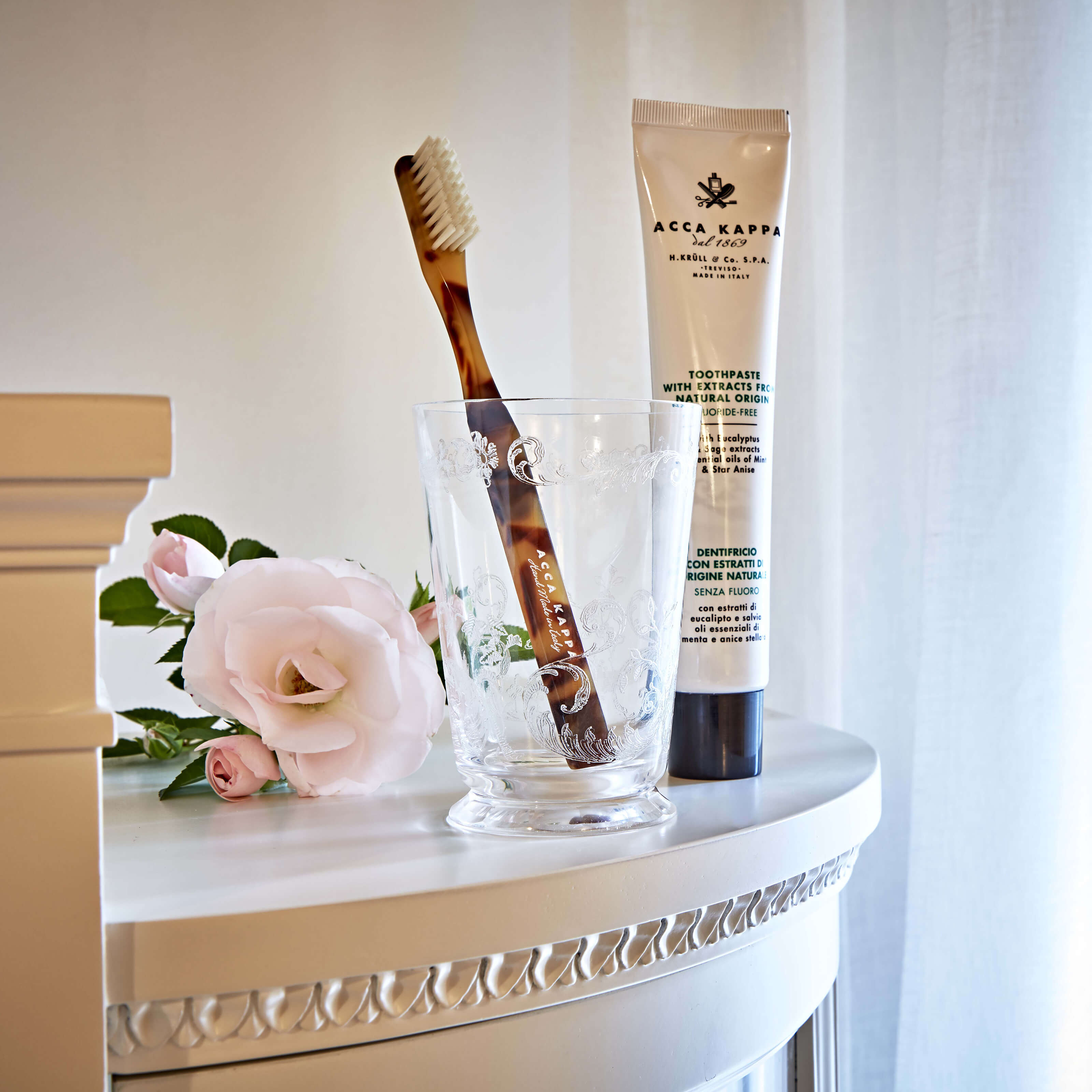 FLUORIDE-FREE TOOTHPASTE
